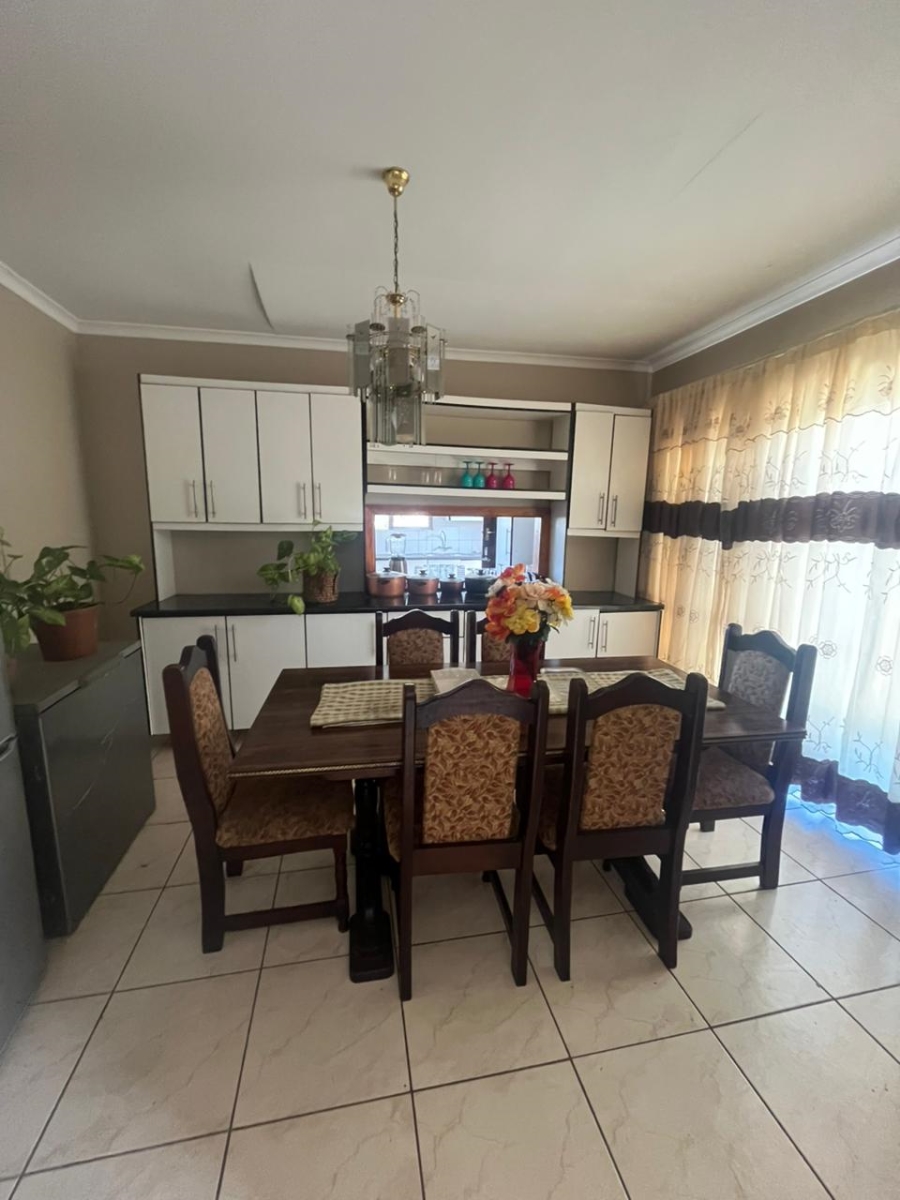 5 Bedroom Property for Sale in Amalinda Eastern Cape